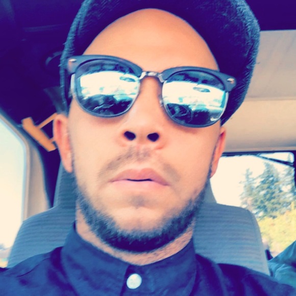 Meet your Posher, Robinson - Picture 2 of 3